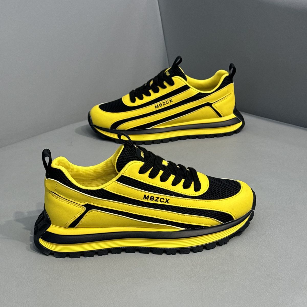 Sports Equipment Brands - Chaussures de sport respirantes en mesh